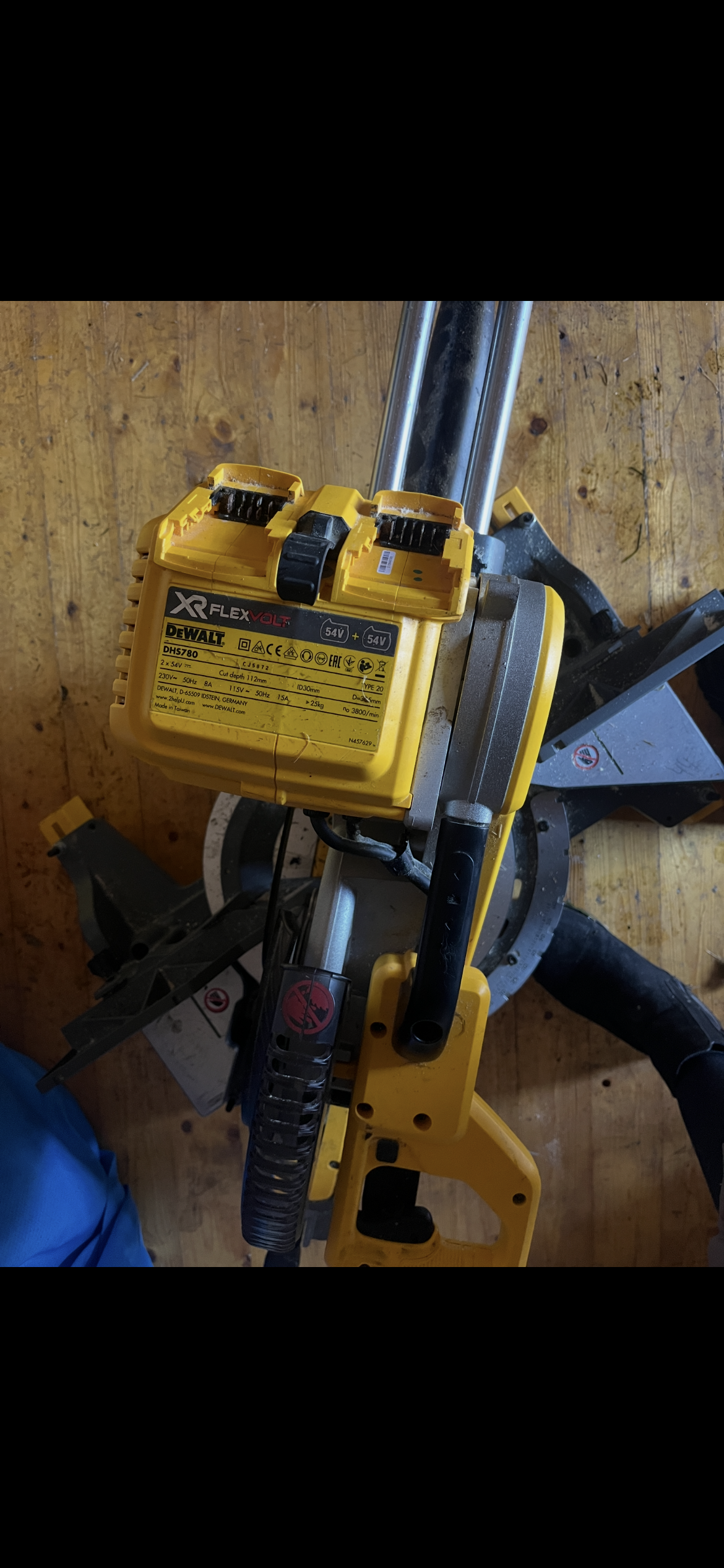 Batteridriven kap & gersåg med stativ