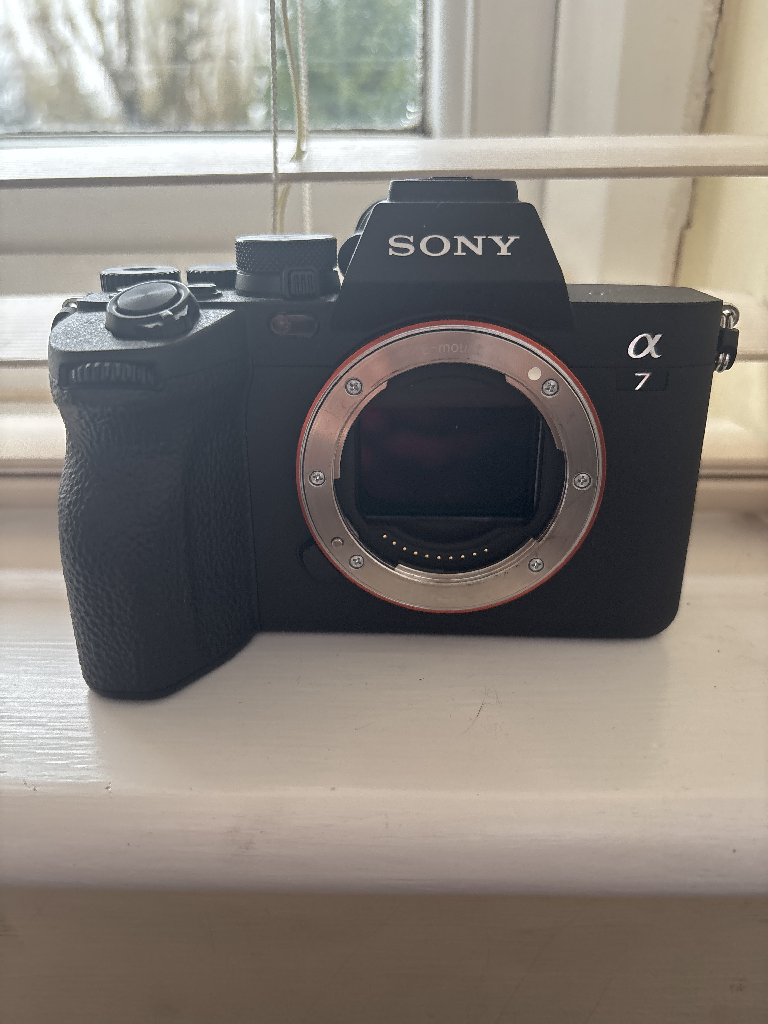Sony a7 iv mirrorless camera body (33mp, 4k 60p) – low shutter count