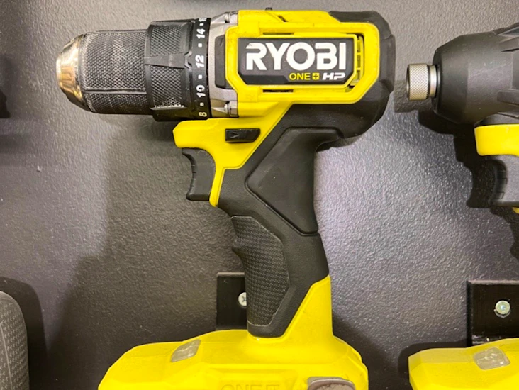 18v ryobi batteri drill.