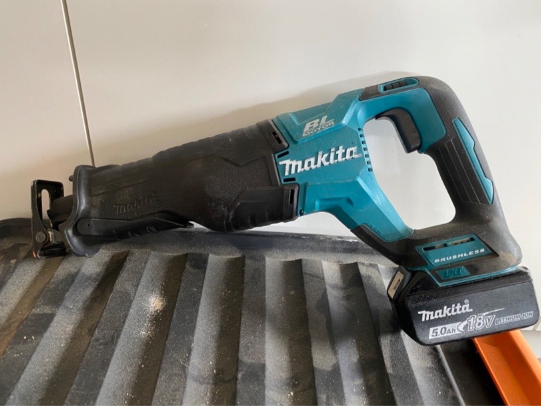 Makita bajonettsag 18v