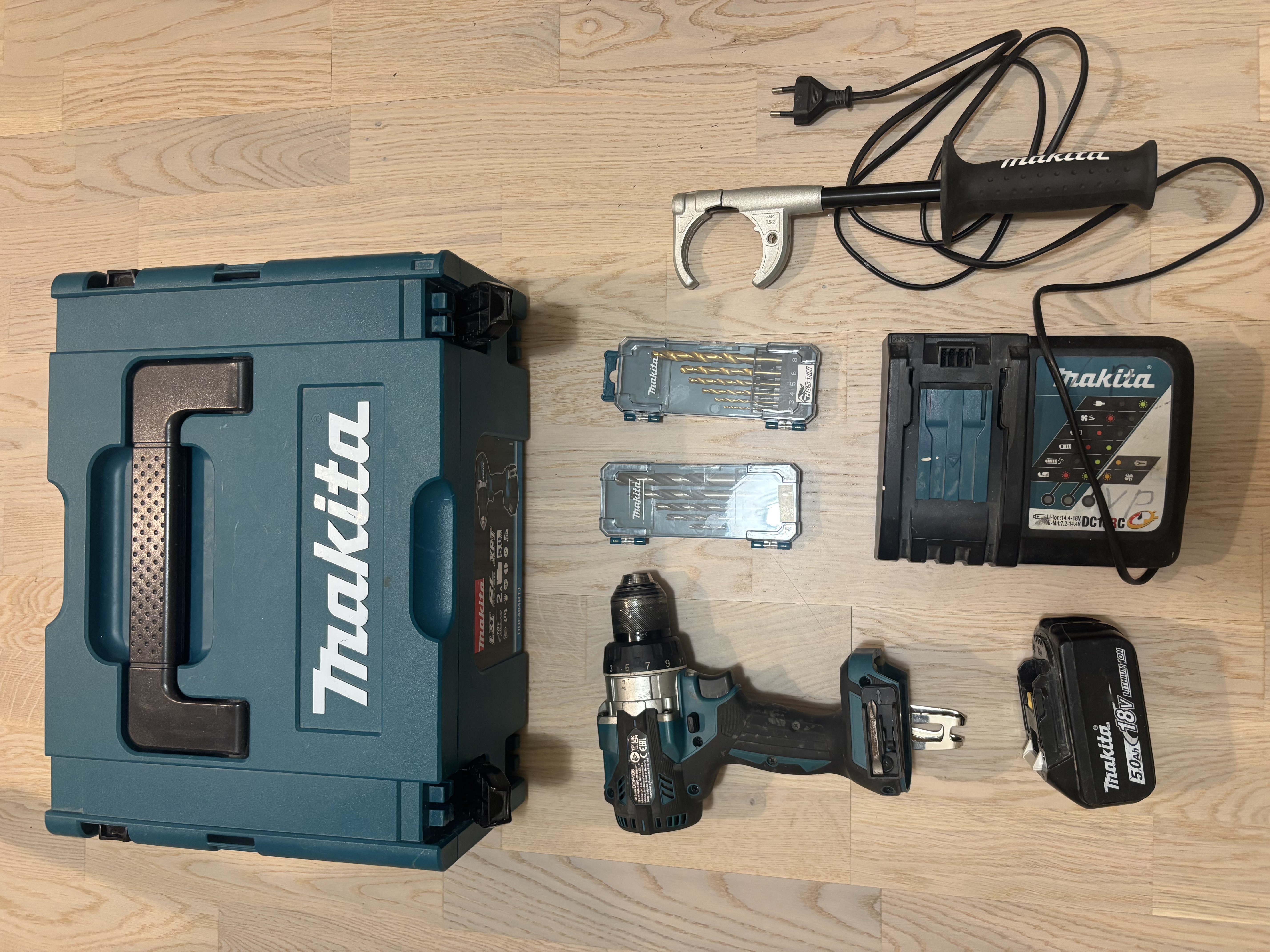 Akkporakone makita ddf486