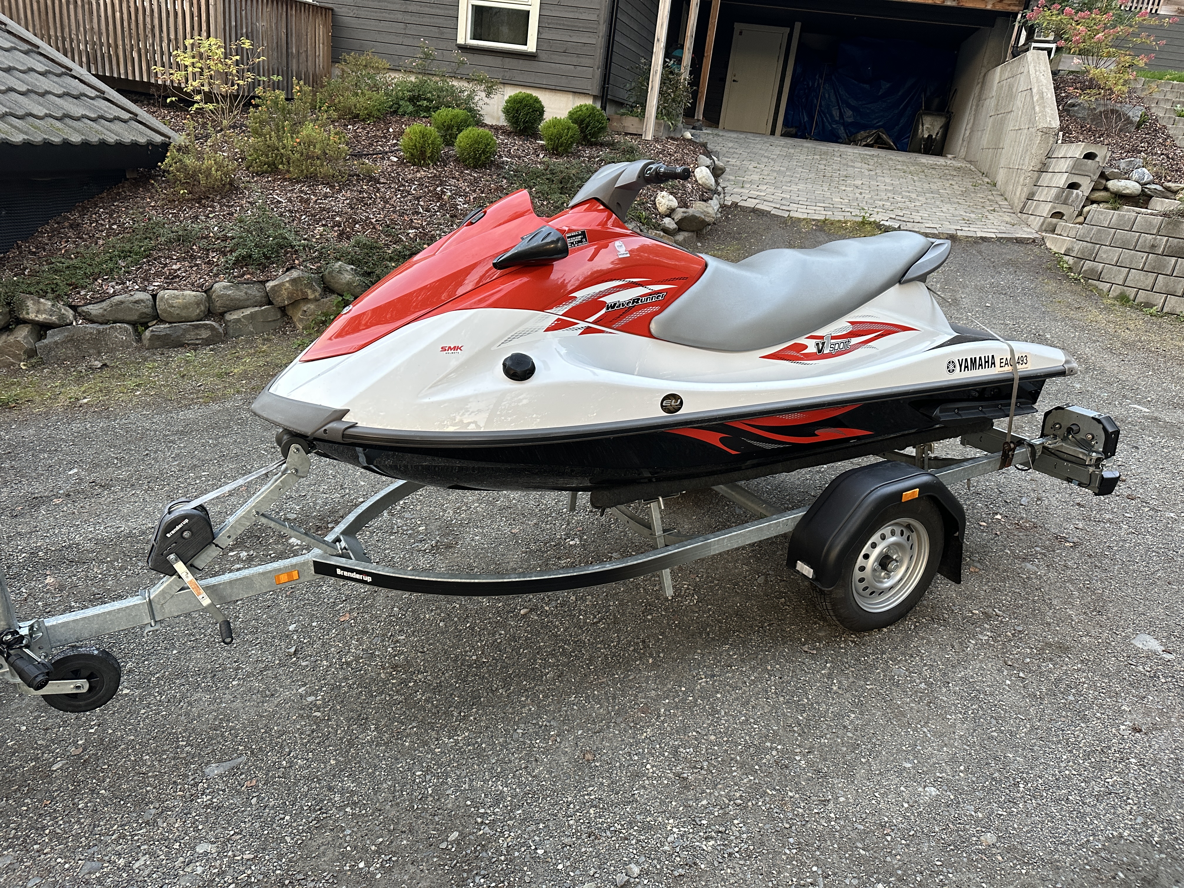 Yamaha v1 sport vannscooter m/henger 