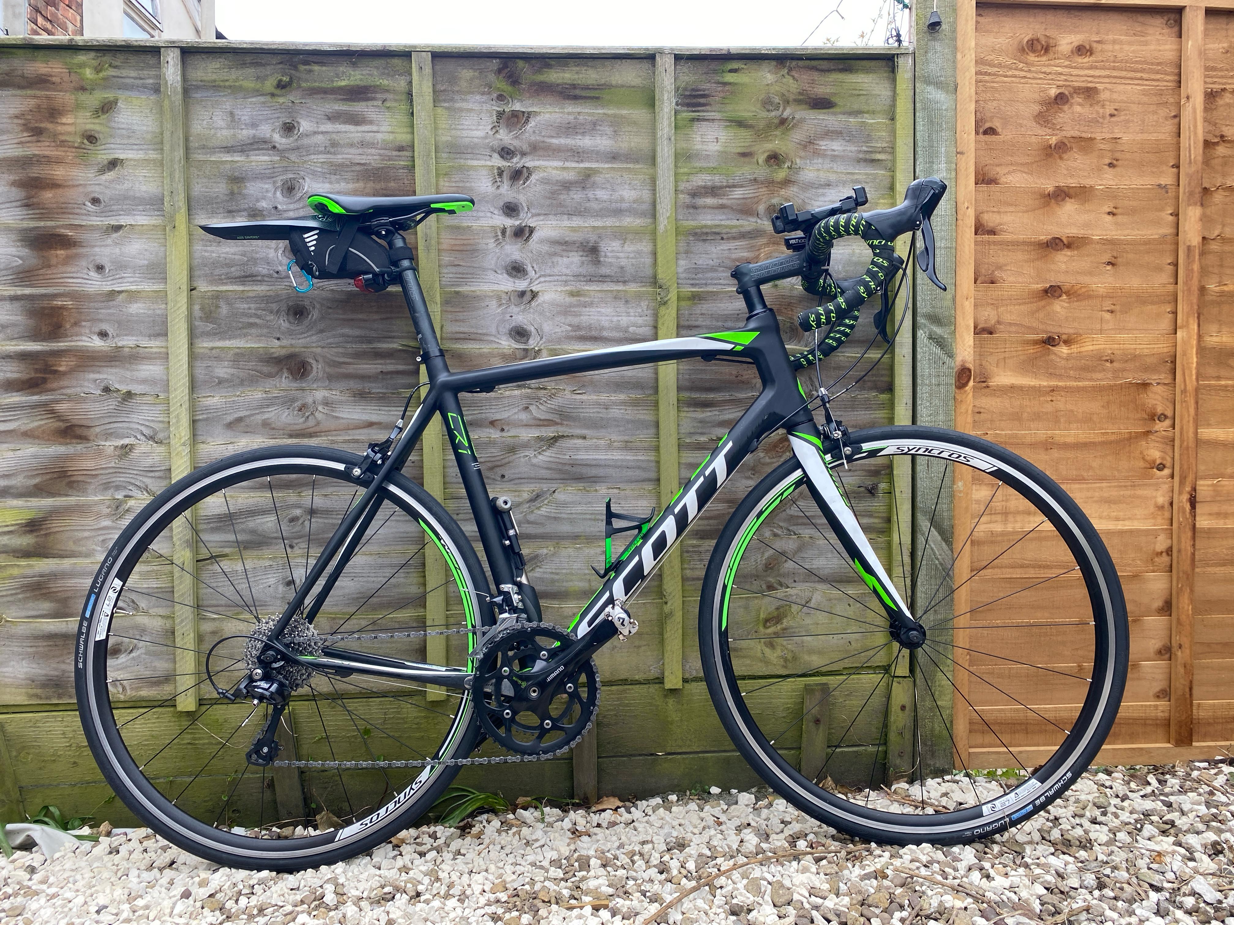 Carbon road bike - scott (large frame)