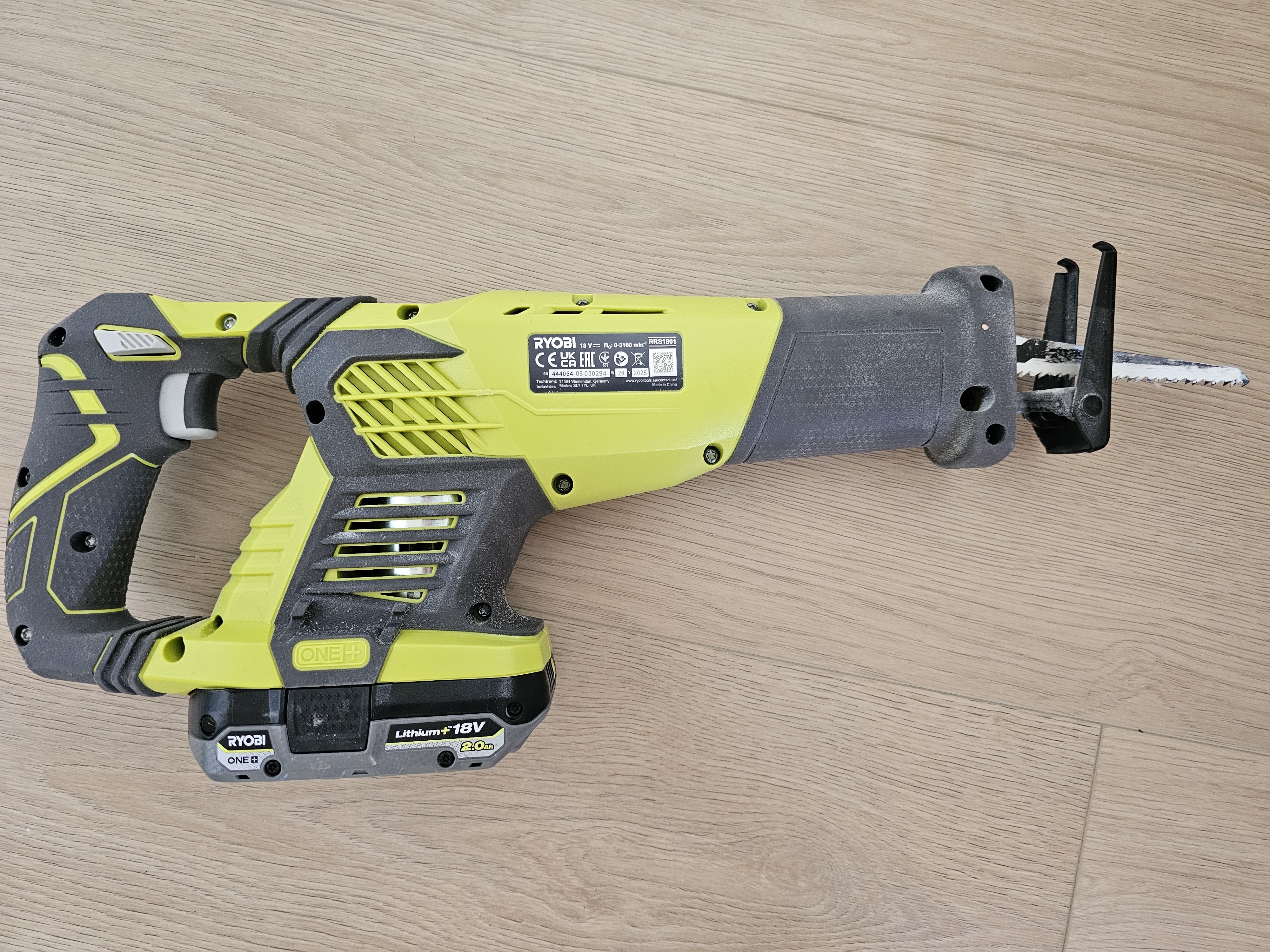 Ryobi bajonettsag 18v (one+) – batteri + lader