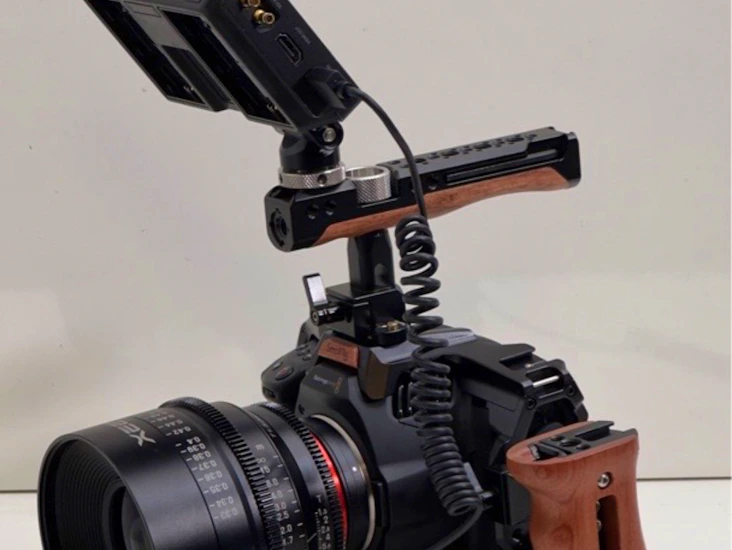 Black magic pocket cam 6k pro ef