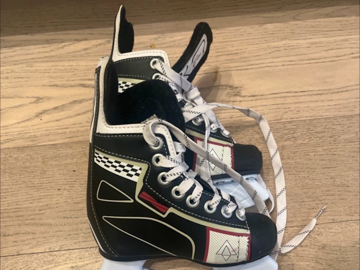 Hockeyskøyter størrelse 27