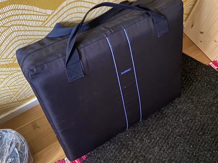 Resesäng babybjörn light