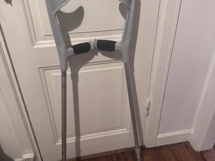 2 st kryckor från apoteket