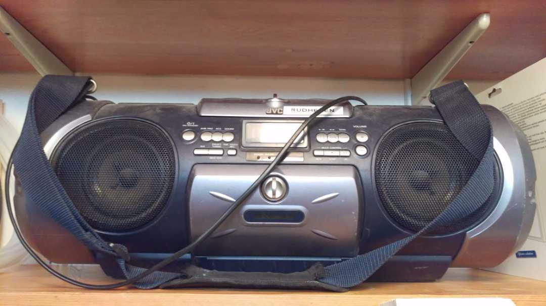 Bärbar stereo / bergsprängare / boomblaster 