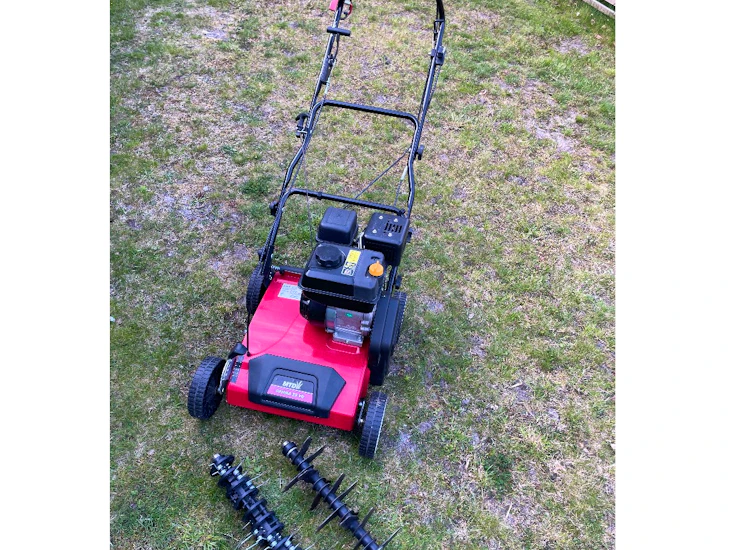 Kraftig vertikalskärare & mossrivare