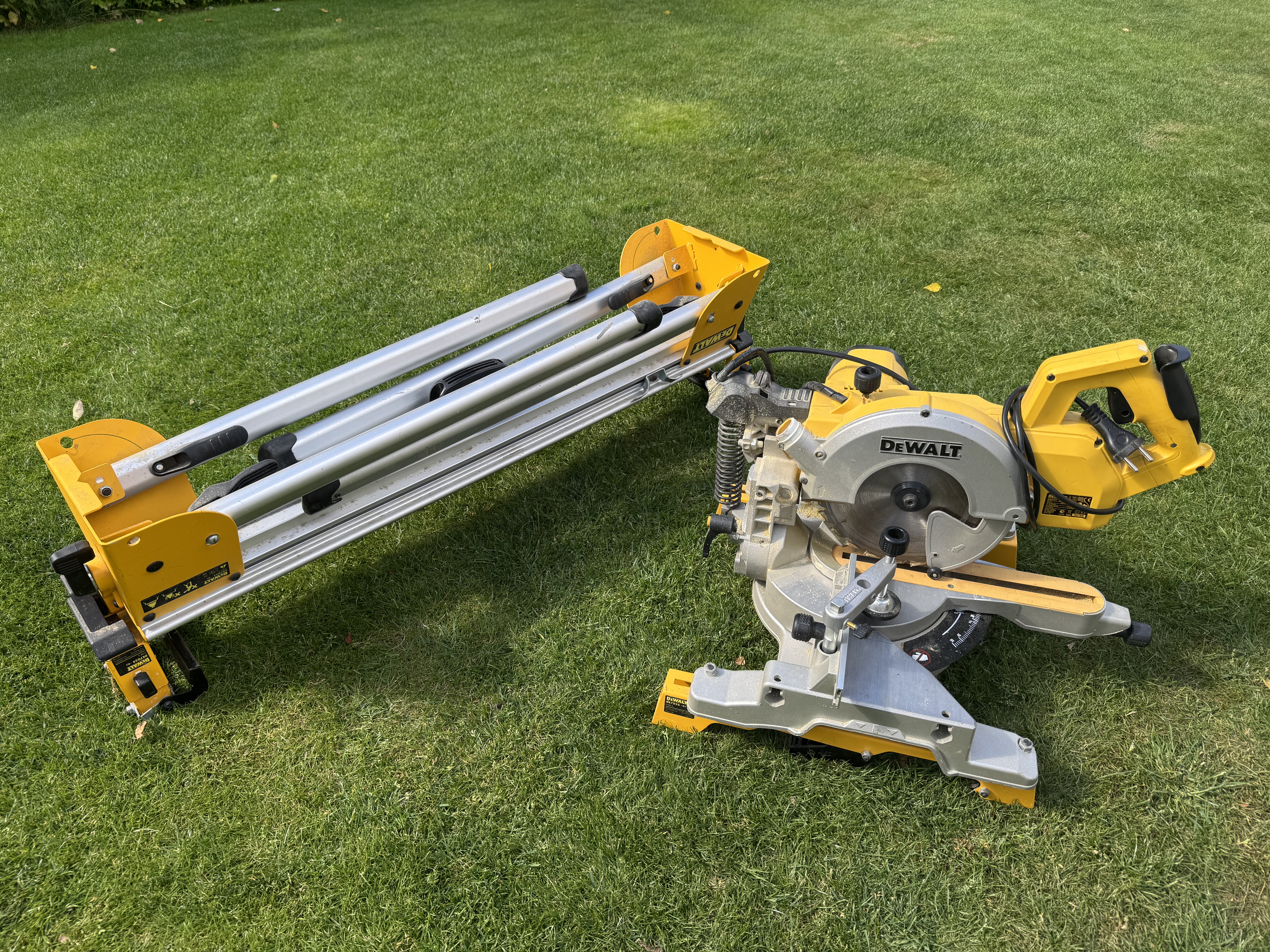 Dewalt kapsåg med sågbänk