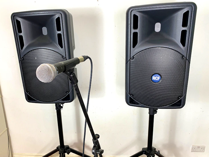 Small pa package - speakers, mixer and microphone