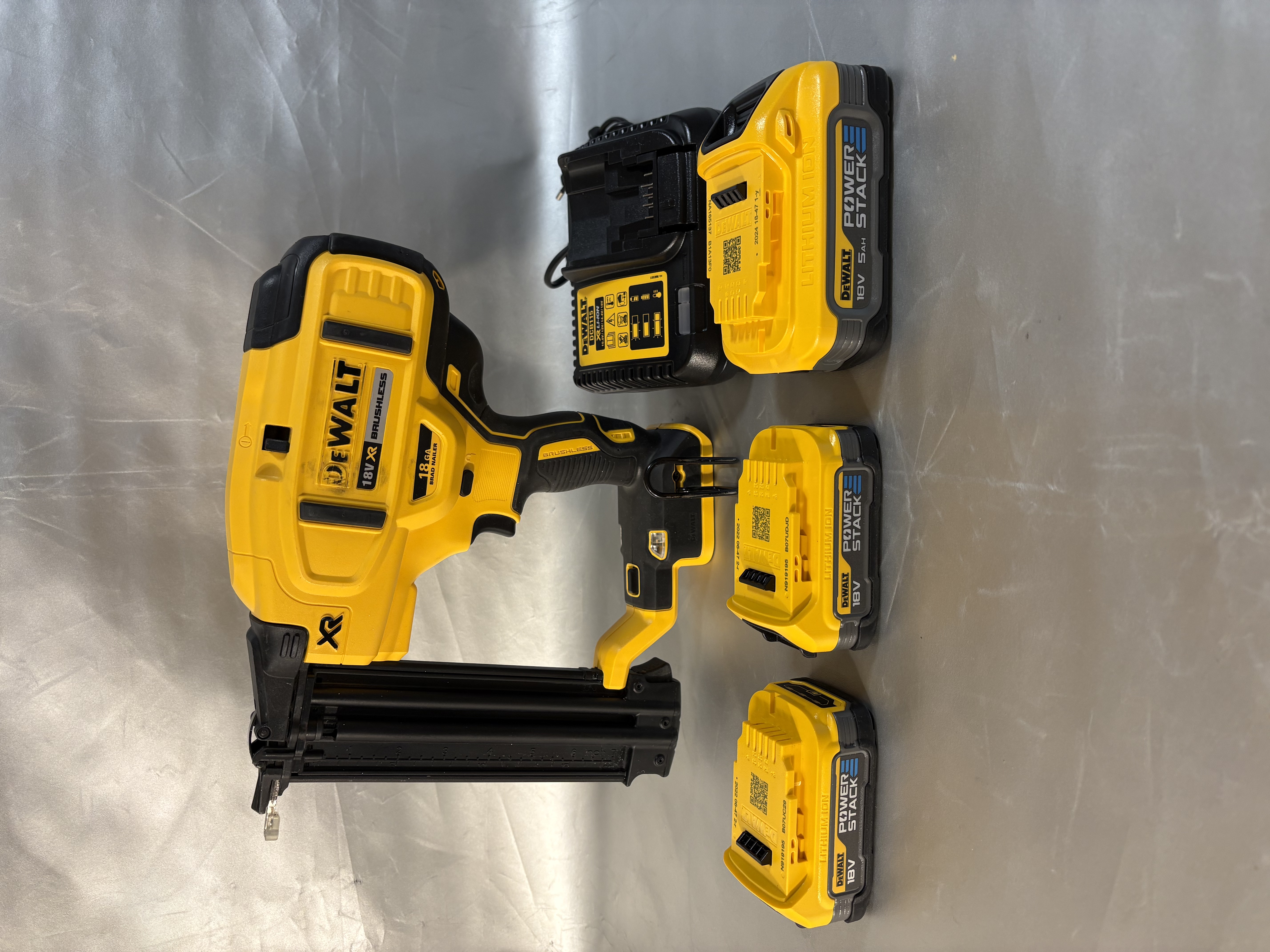 Spikpistol dewalt batteridriven