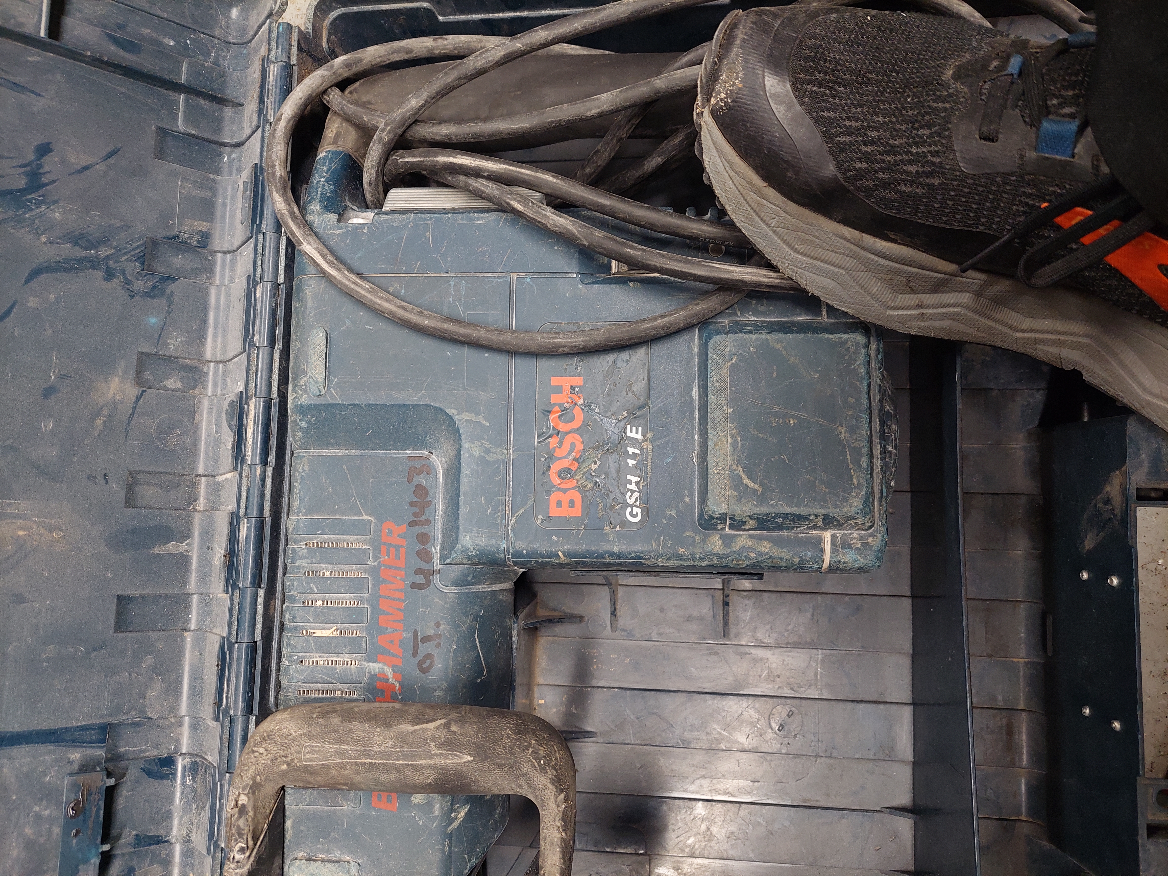 Pigg og meiselhammer til betong