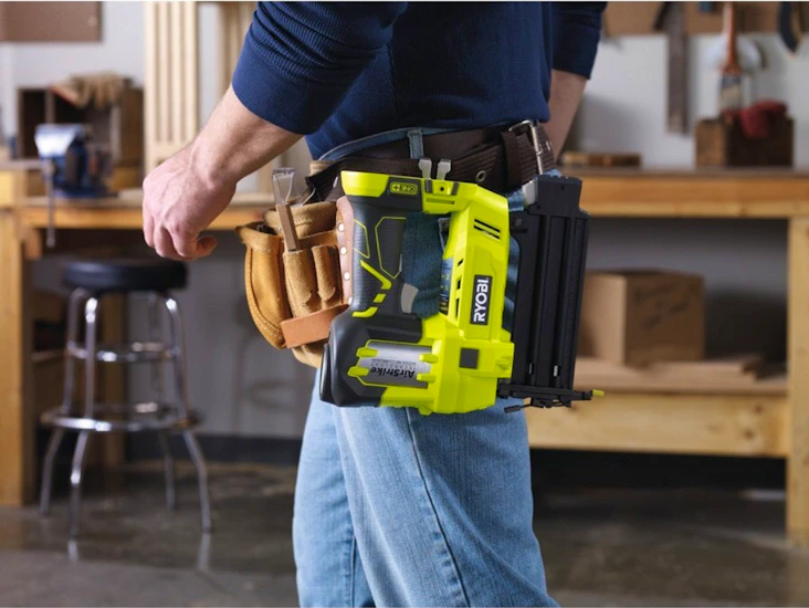 Batteridrevet spikerpistol / dykkertpistol