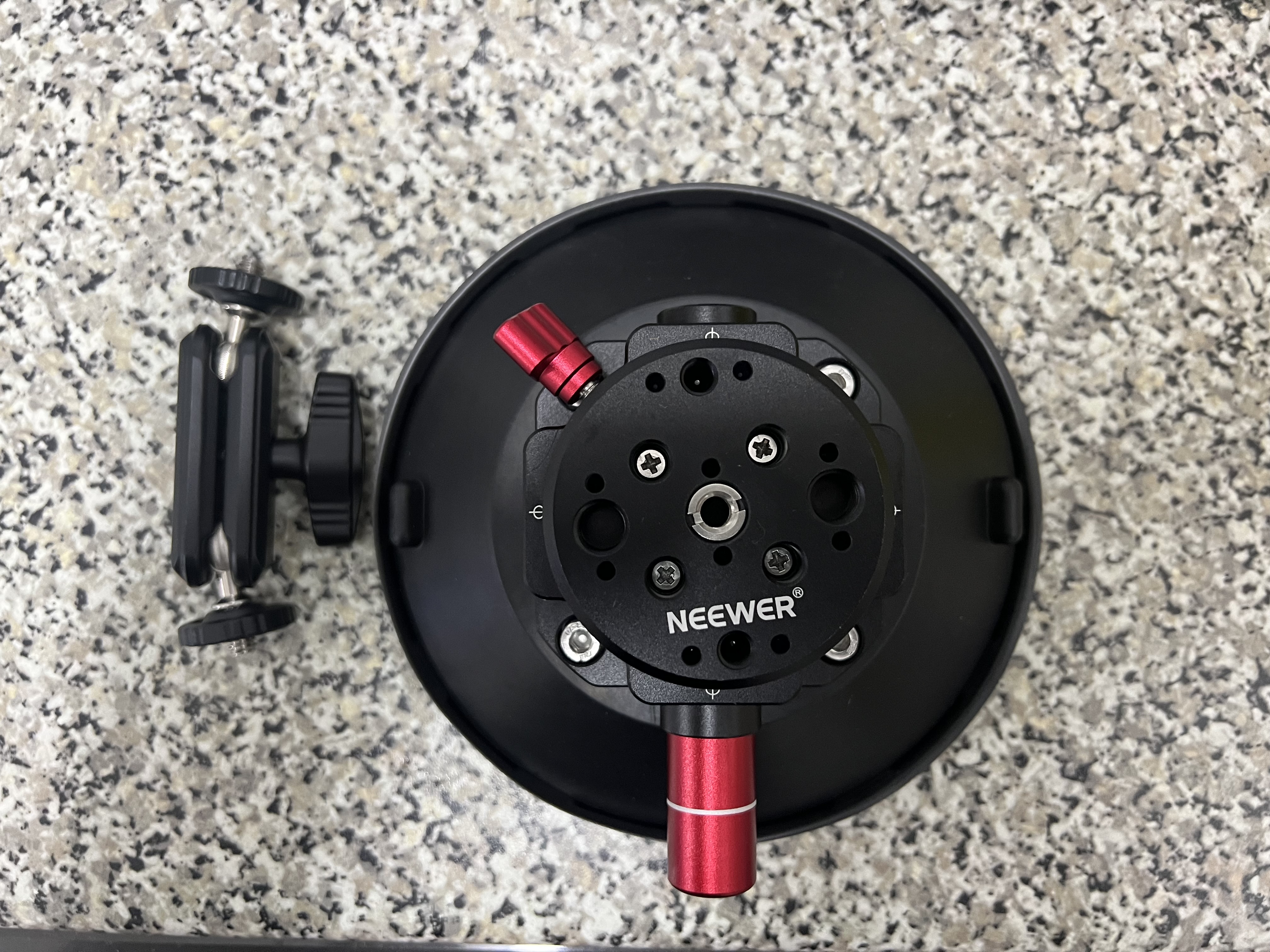 Neewer 6” camera suction mount