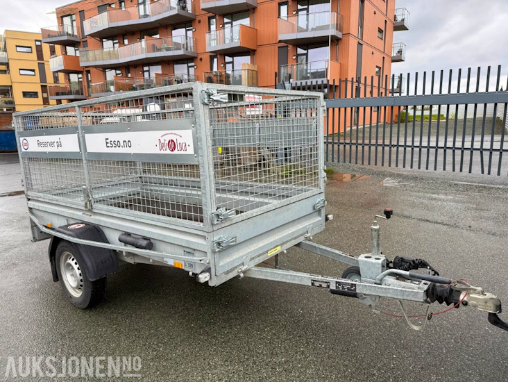 Tilhenger med høy grind