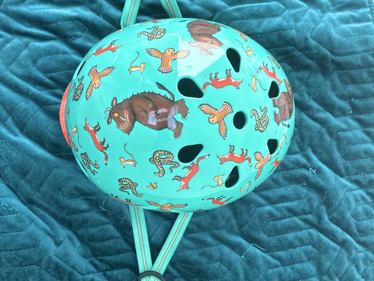 balloon bike helmet Toyland 80cm (31") Cyclist Shaped Foil tech armor Inflatable bicycle helmet sent me