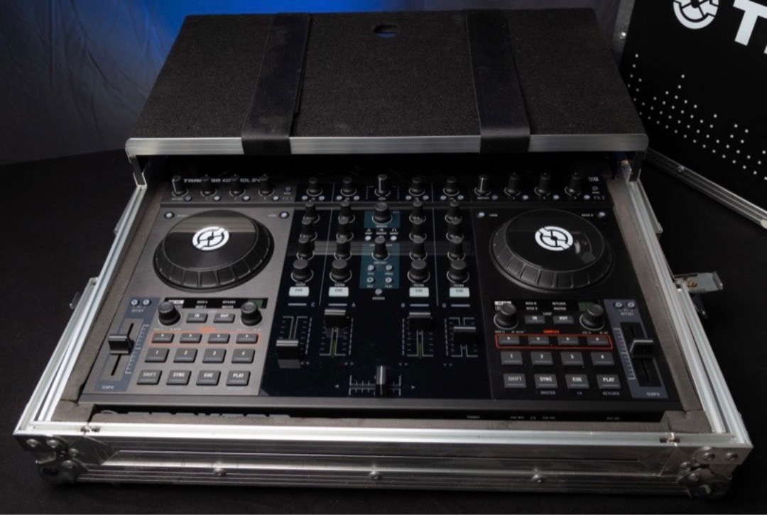 Traktor kontrol s4 med flight