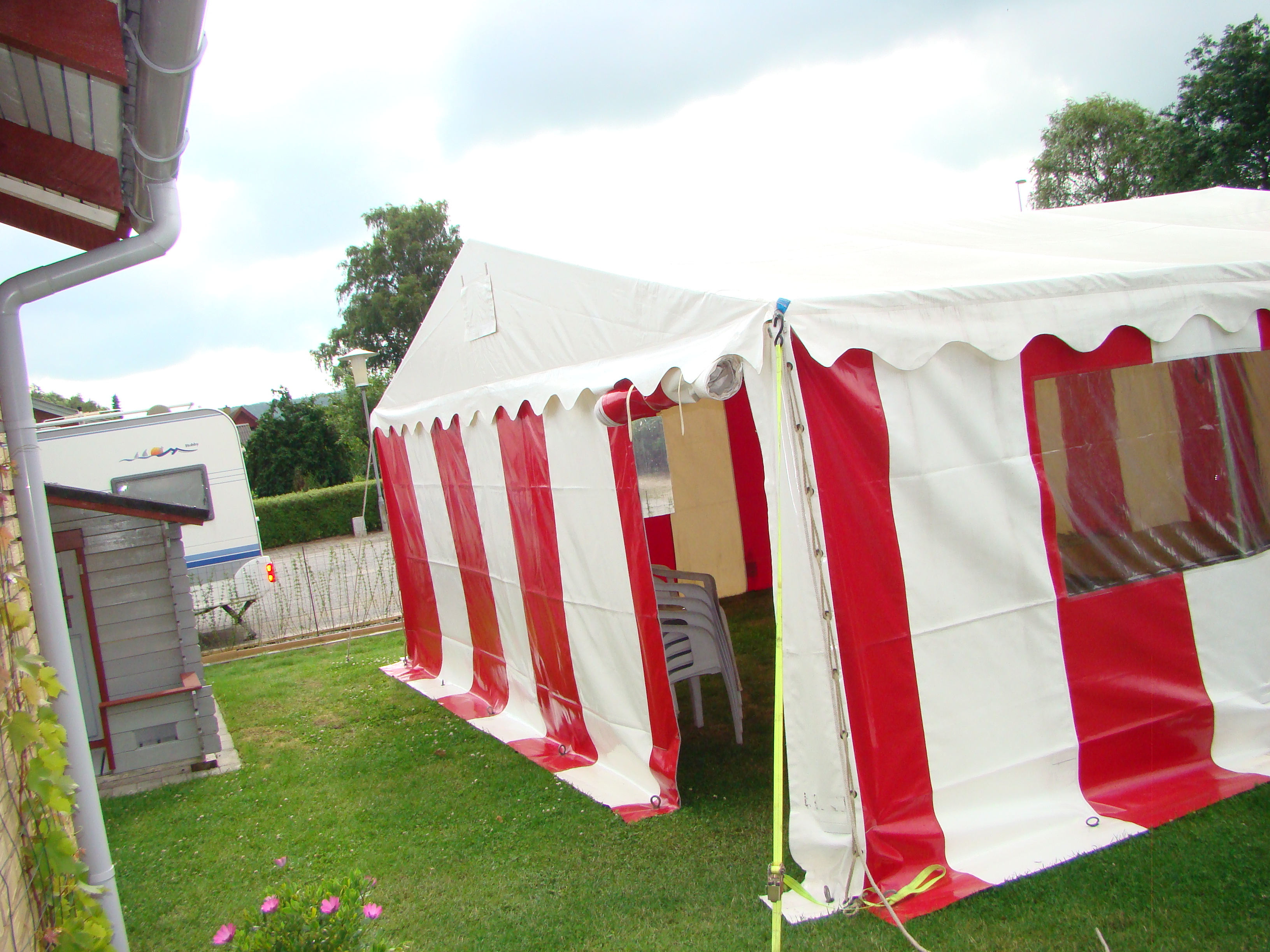 Professionelt festtelt 6×6 m – kraftig dug & solid konstruktion – 36 m²