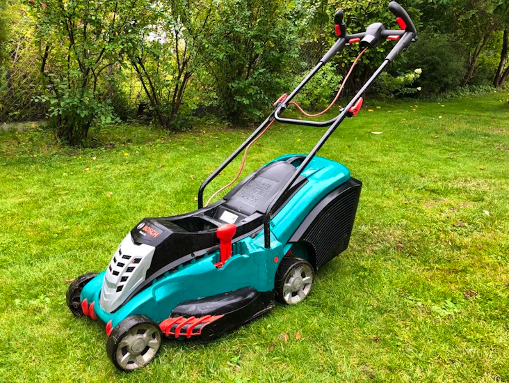 Gräsklippare, eldriven bosch