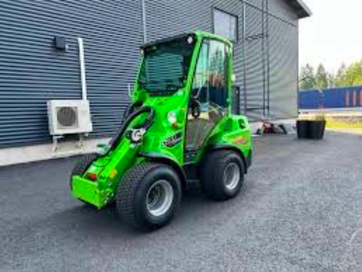 Ny avant 530 med hytt. frakt tillkommer