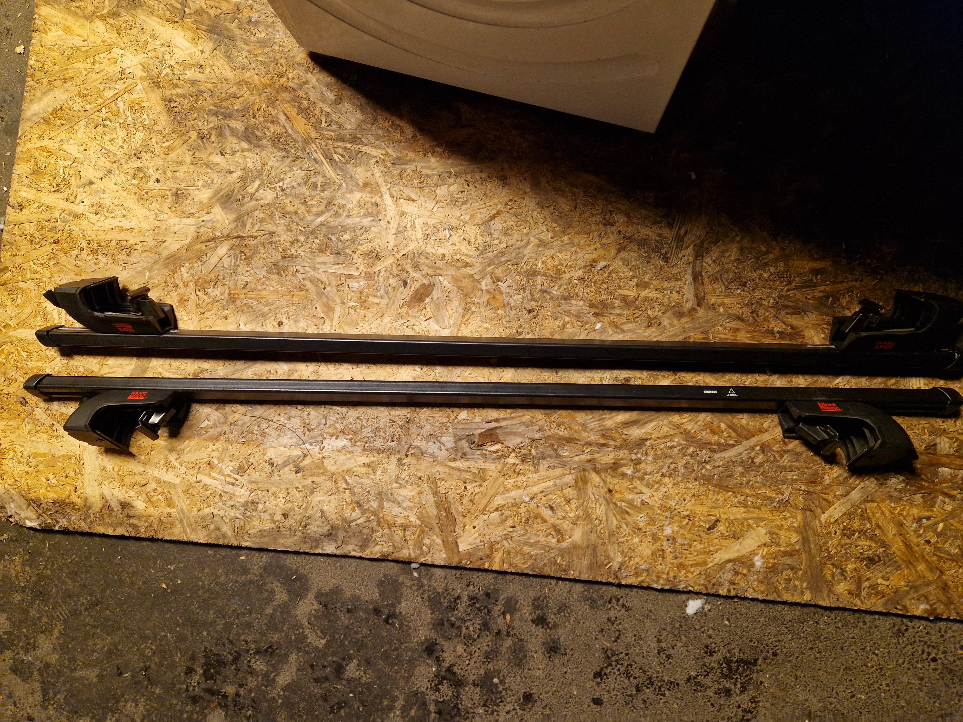 Montblanc lasthållare/takräcke för rails