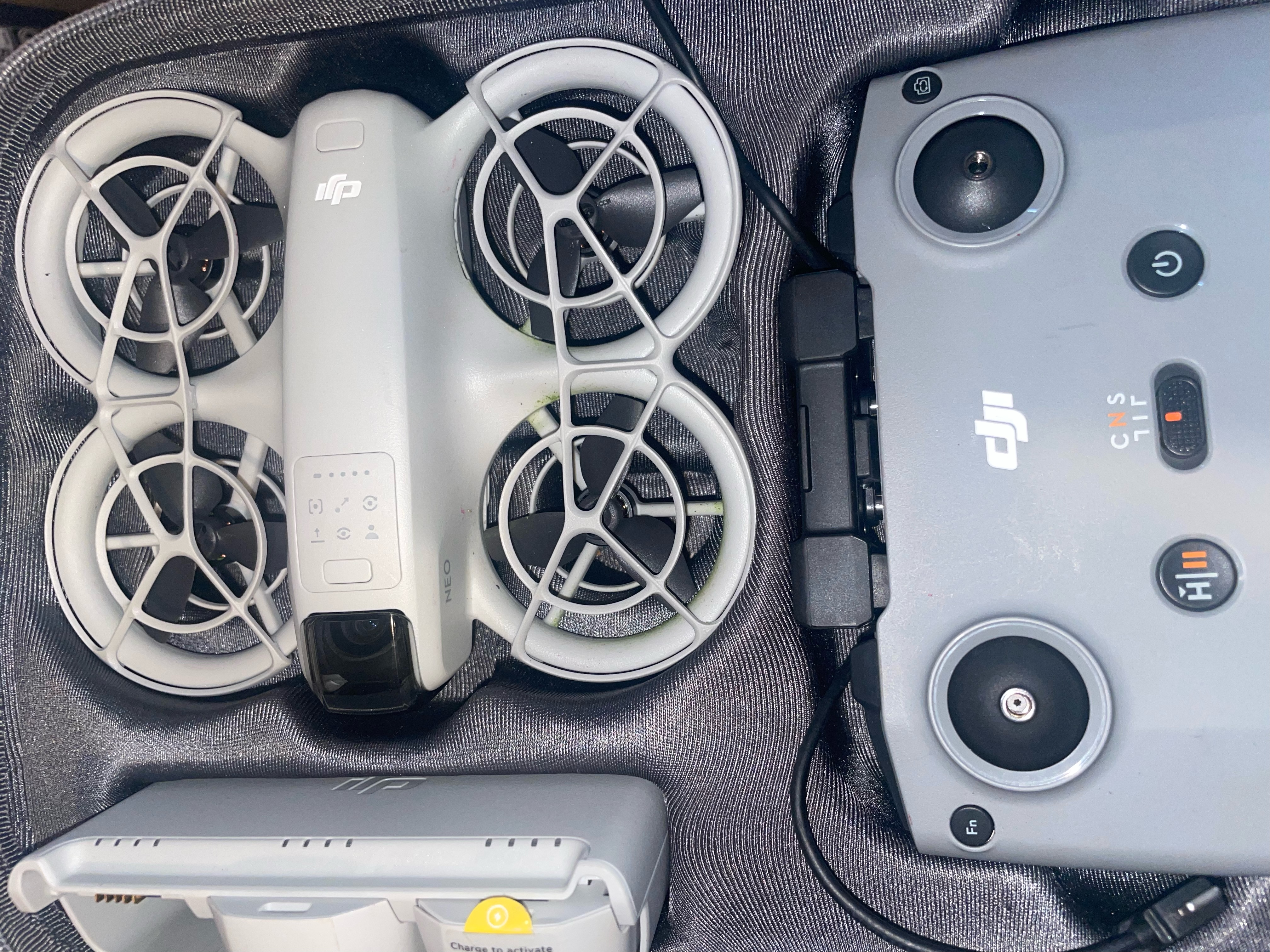 4k drone with smart features – perfect for filmmaking, travel & events (dji neo) 