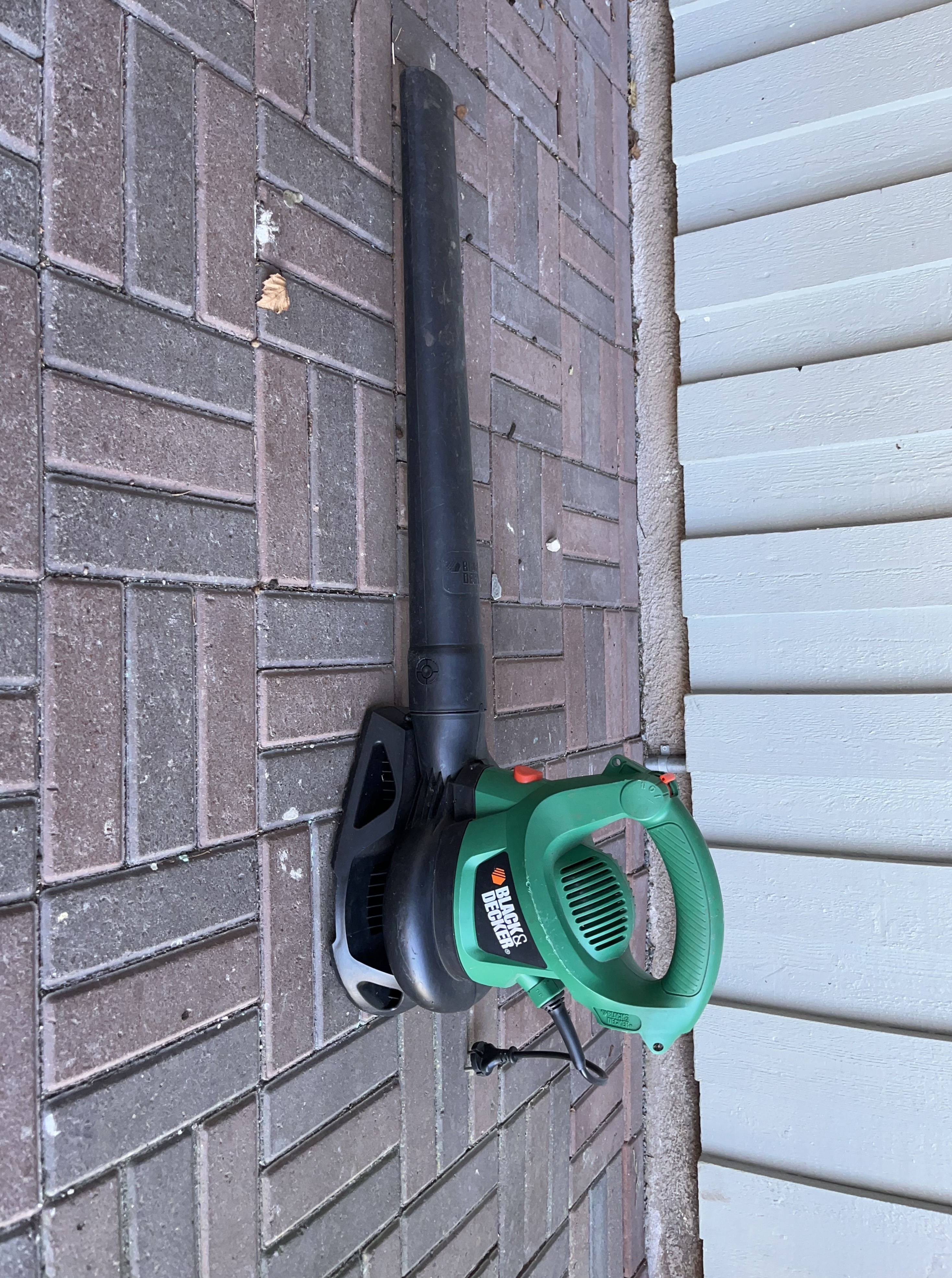 Lövblås black&decker