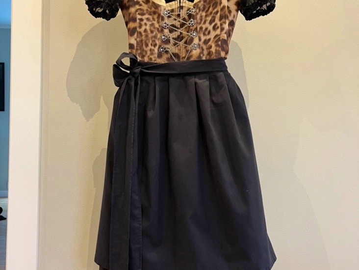 Dirndl storlek 38, leopardmönstrad