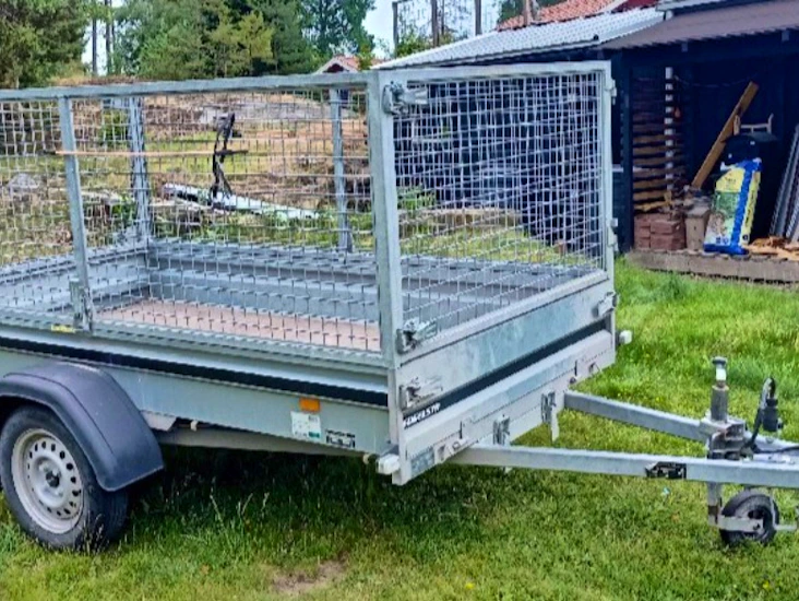 Släpvagn med galler
