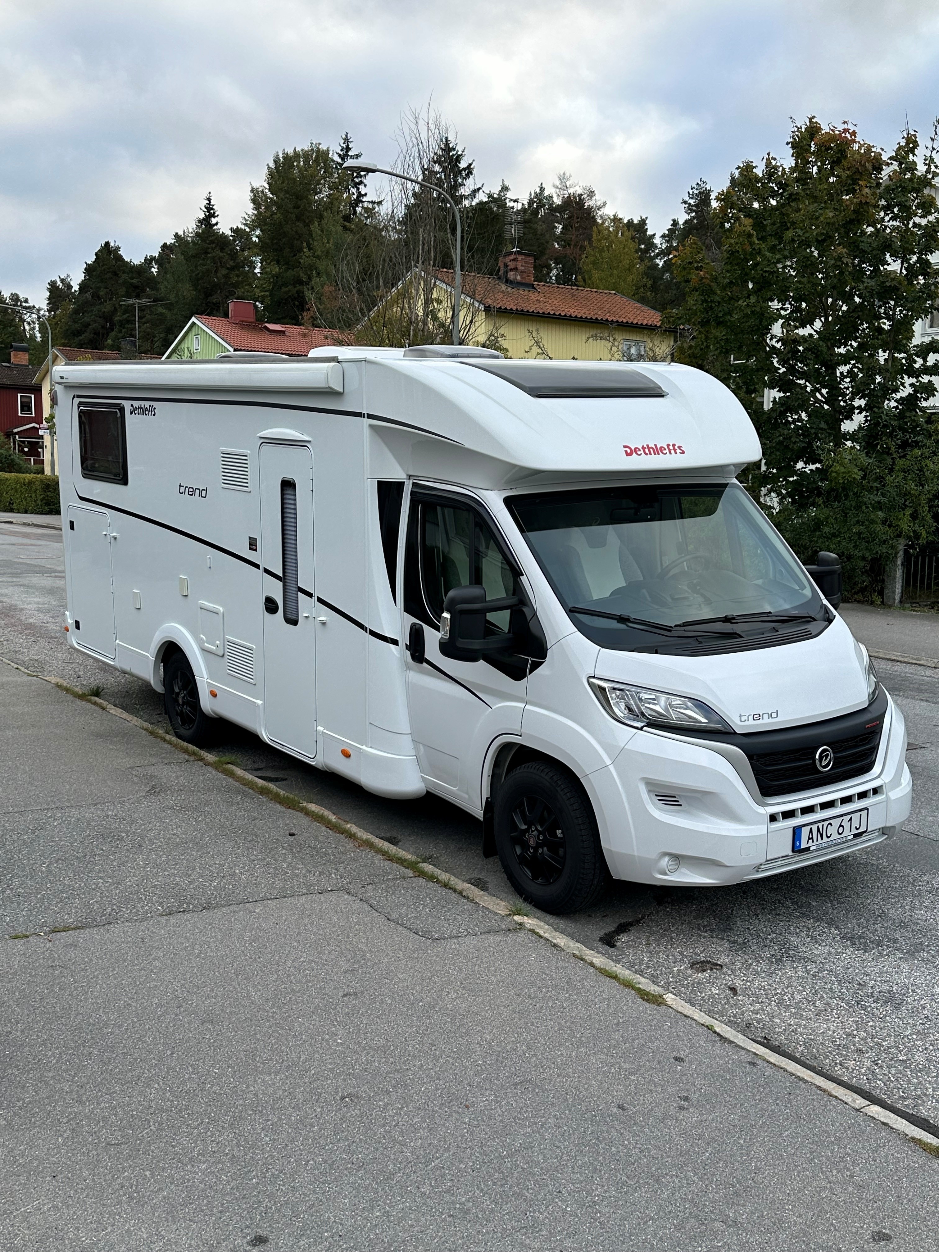 Husbil dethleffs - 2023 för 4 personer, b-körkort