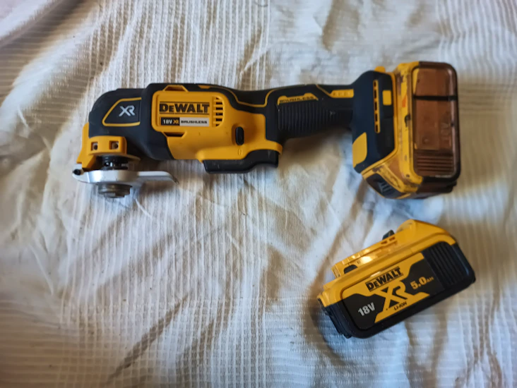 Multiverktyg dewalt, batteri