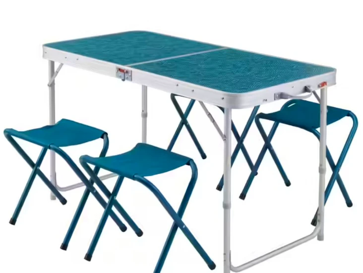 Hoppfällbart campingbord ink. pallar för 4-6