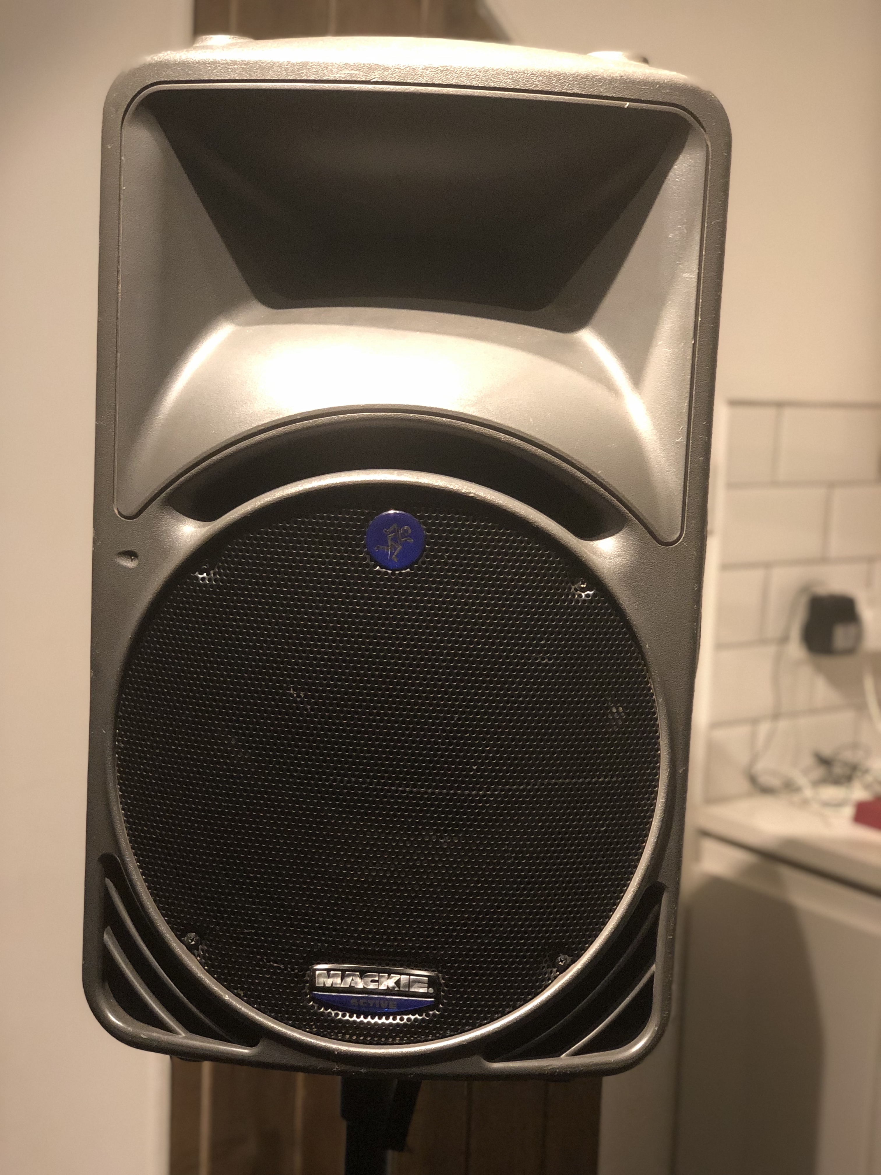 2 x mackie srm 450 professional pa speakers