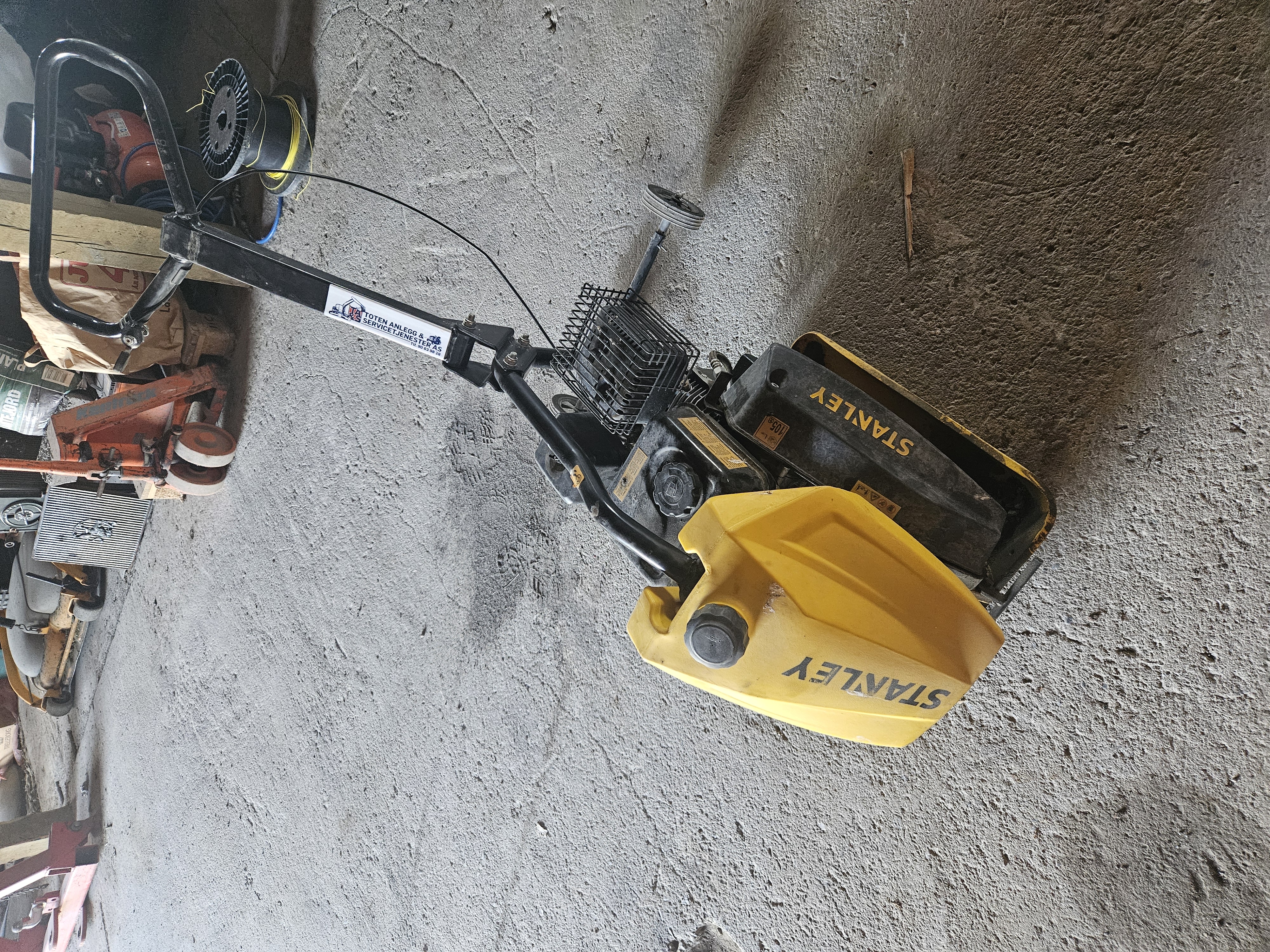 Stanley 80 kg vibroplate 