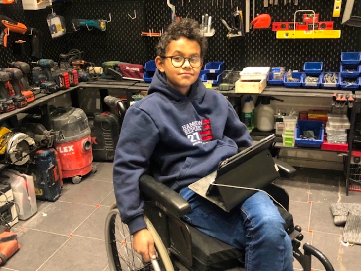 Rullstol med kryckor rullator