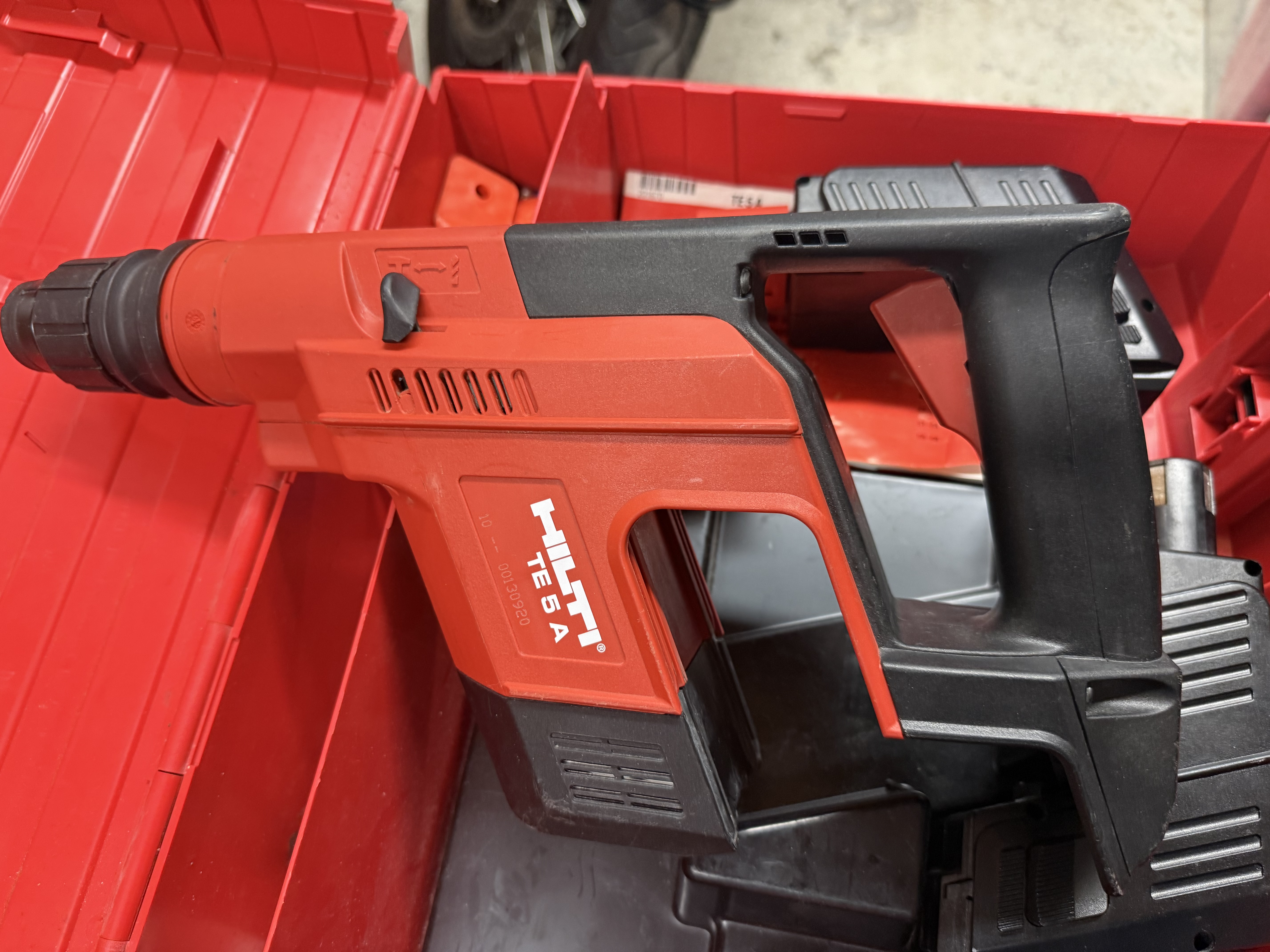 Borehammer hilti - batteri