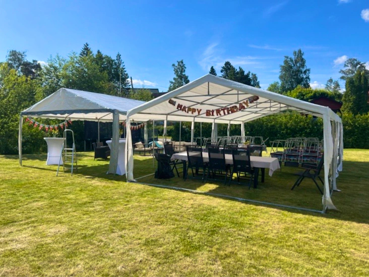Trädgårdsfest festpaket 2st partytält 90m2 10 bord 58 stol