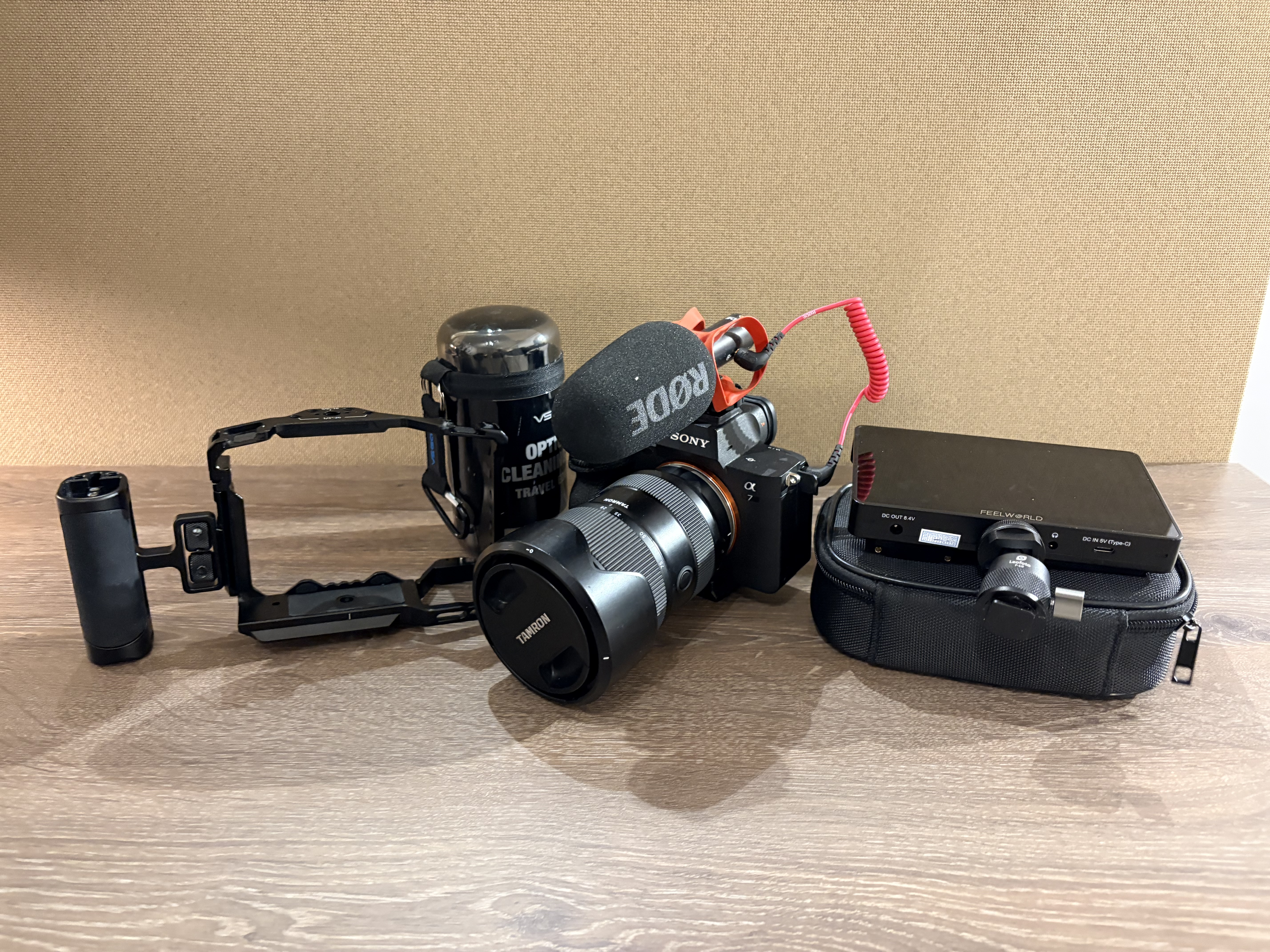 Filmpaket mini – sony a7 iv + objektiv + monitor