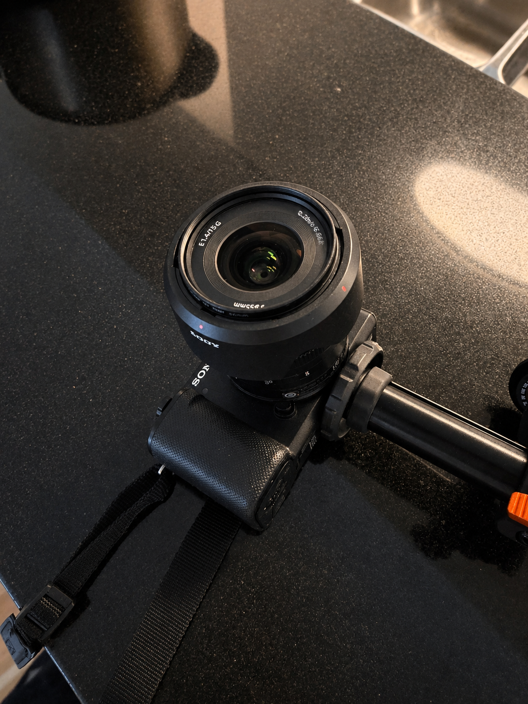 Sony zv-e10 4k mirrorless camera + sony 15mm f/1.4 g lens | perfect for vlogging & content creation