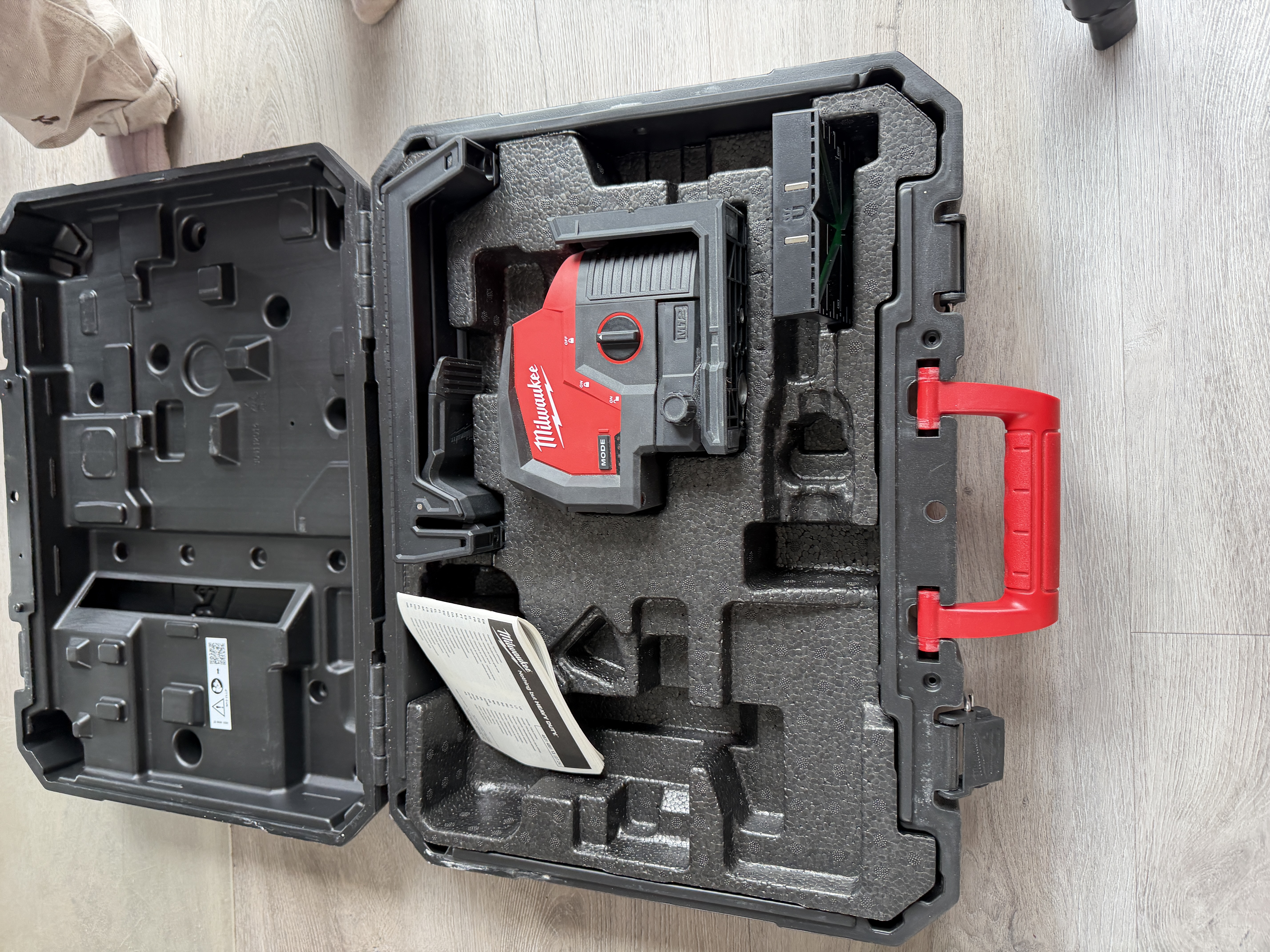 Milwaukee krydslaser / multilaser med stativ