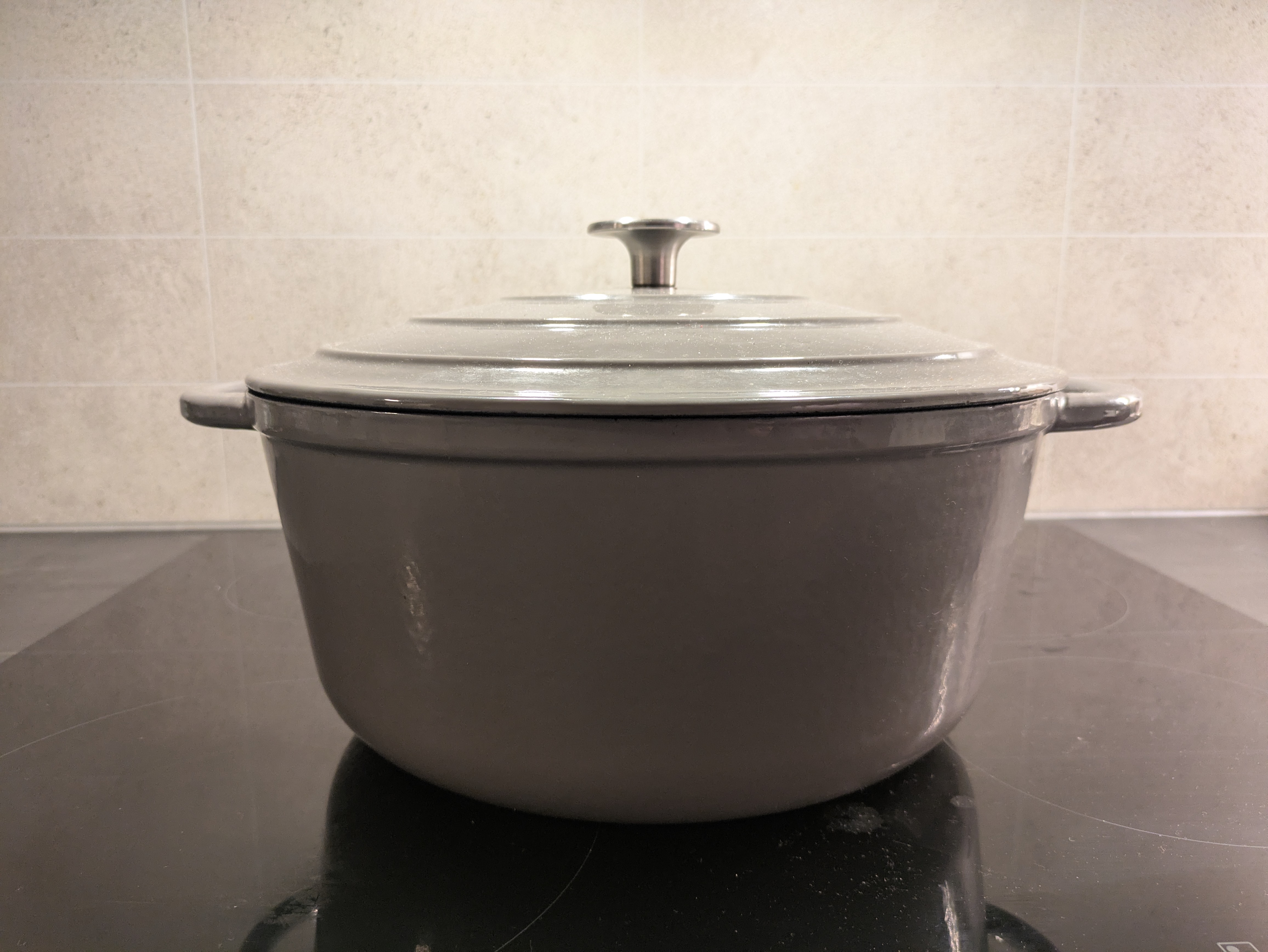 Brimi stor støpejernsgryte