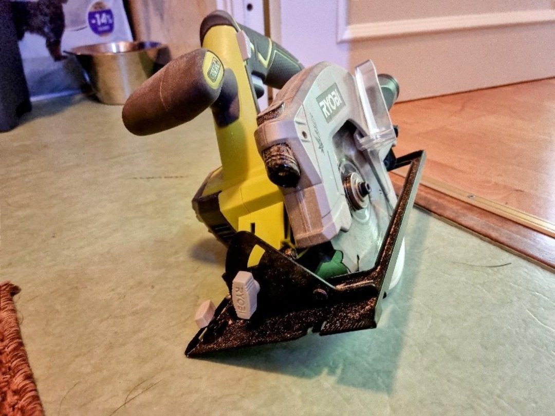 Ryobi ställbar cirkelsåg i vinkel. 18v