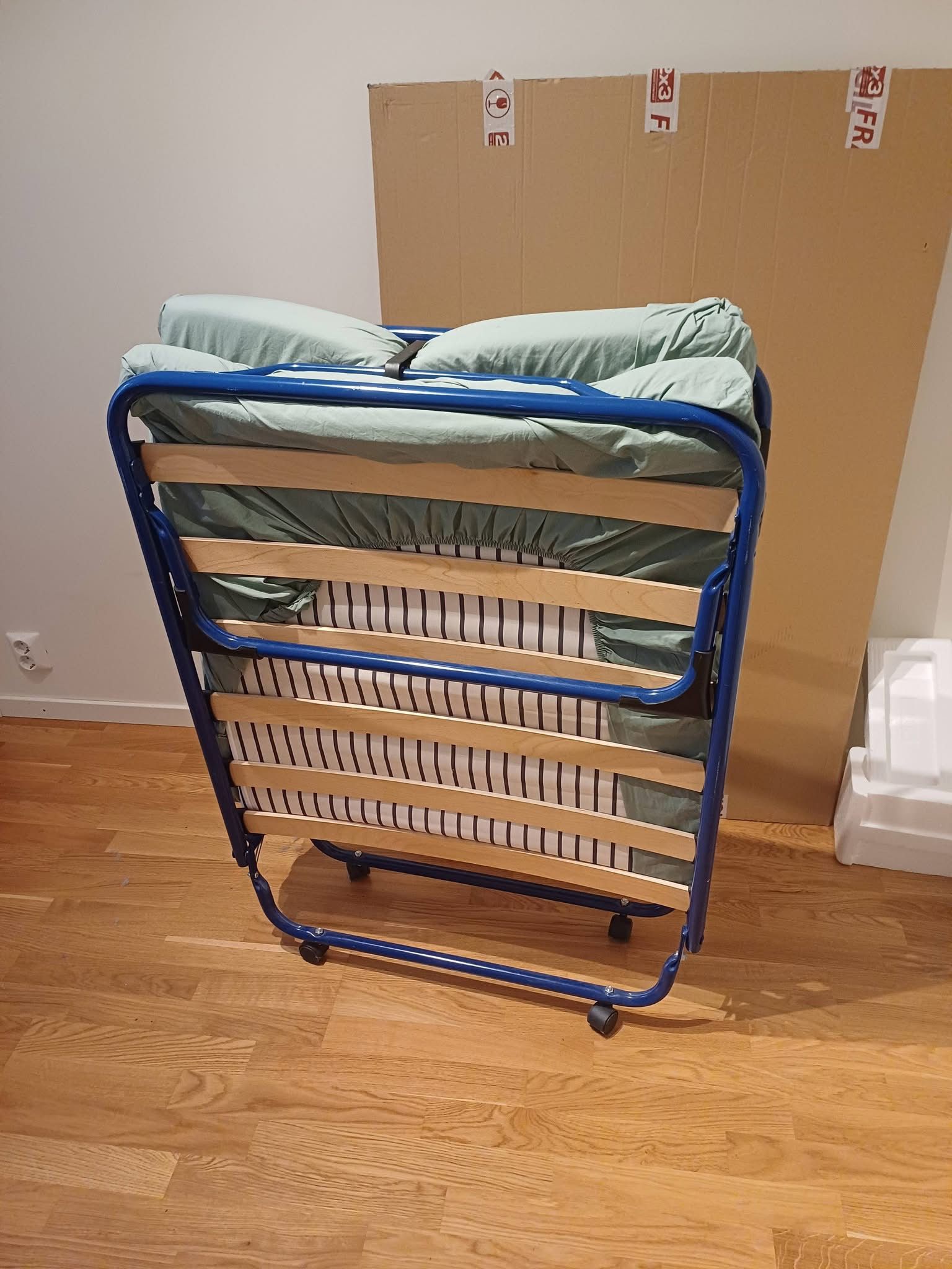 Folding bed