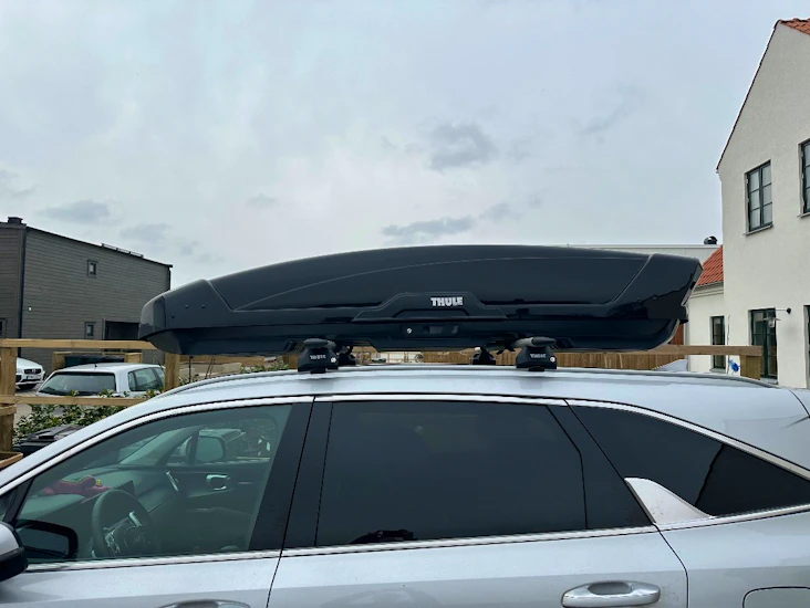 Takbox - thule motion xxl inkl lastbågar för takreling