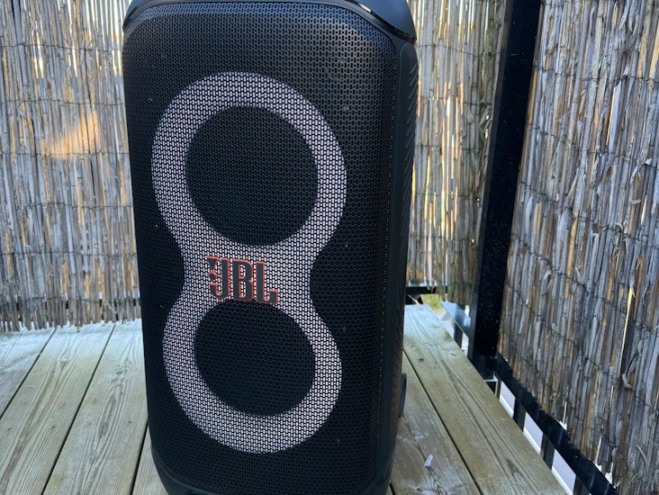 Jbl 320 bärbar, batteridriven högtalare