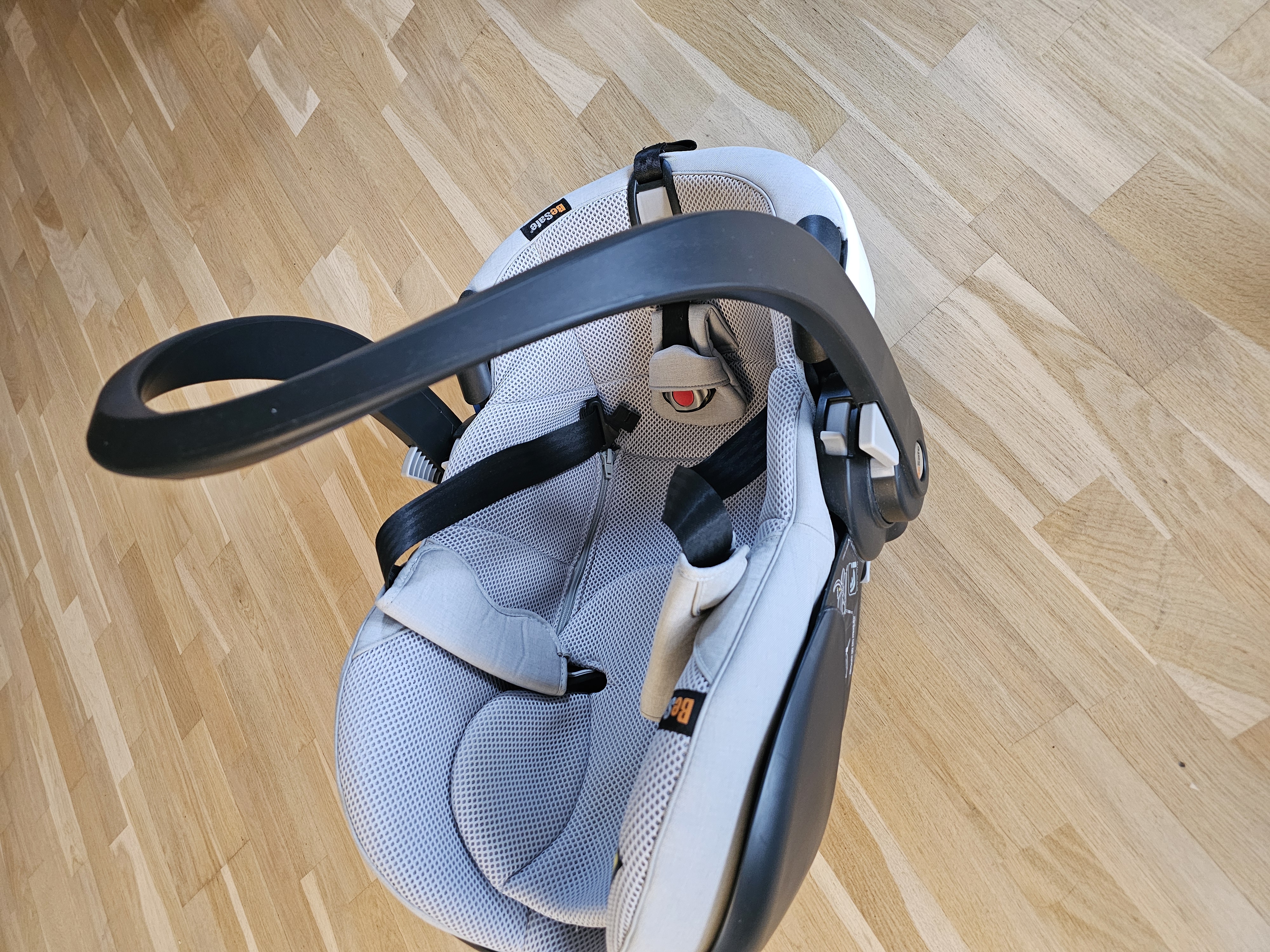 Bilstol - besafe izi go modular i-size med isofix-base