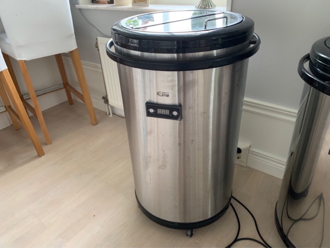 Håll drycken kyld med partycooler!