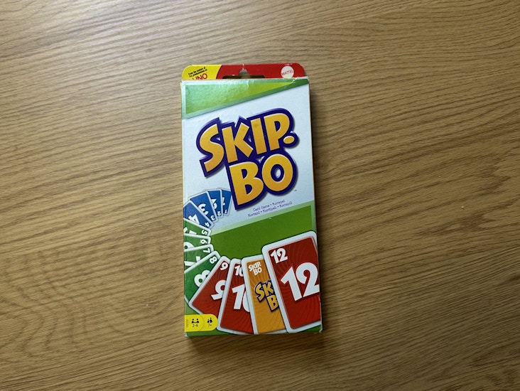 Skip-bo korttipeli